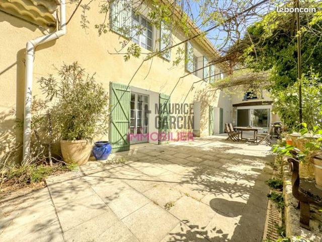 Propriété 6 pièces 183 m²