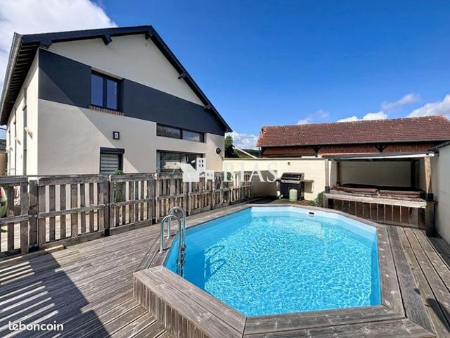 Propriété 6 pièces 183 m²