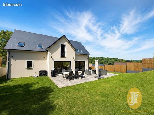 Propriété 6 pièces 183 m²