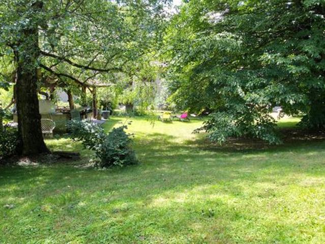 Propriété 6 pièces 183 m²