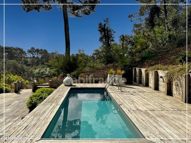 Propriété 6 pièces 194 m²