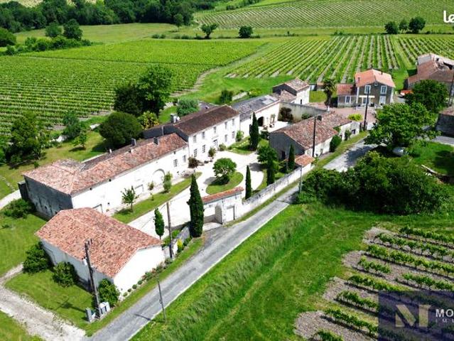 Propriété 6 pièces 194 m²