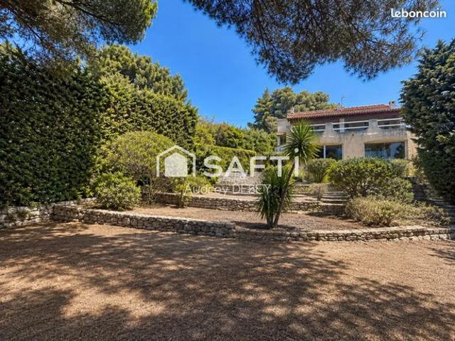 Propriété 6 pièces 194 m²