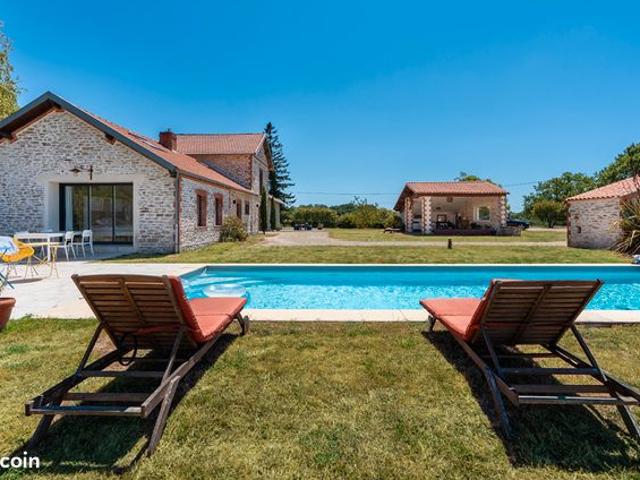 Propriété 6 pièces 194 m²