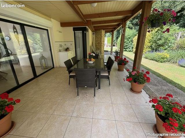 Propriété 6 pièces 194 m²
