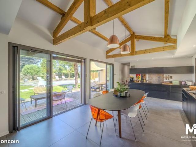 Propriété 6 pièces 195 m²