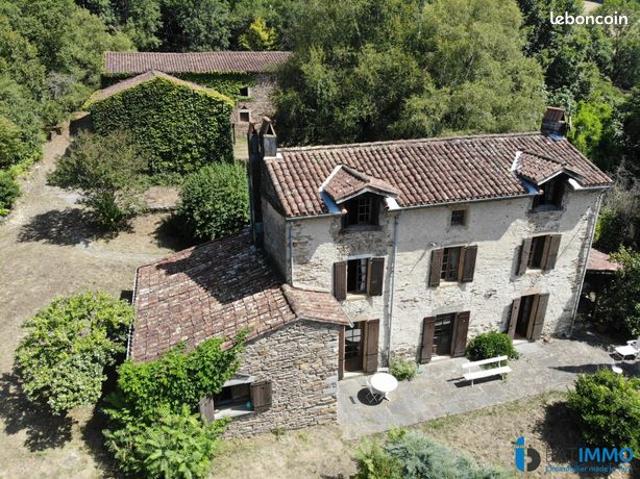 Propriété 6 pièces 195 m²