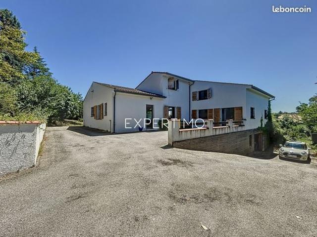 Propriété 6 pièces 195 m²