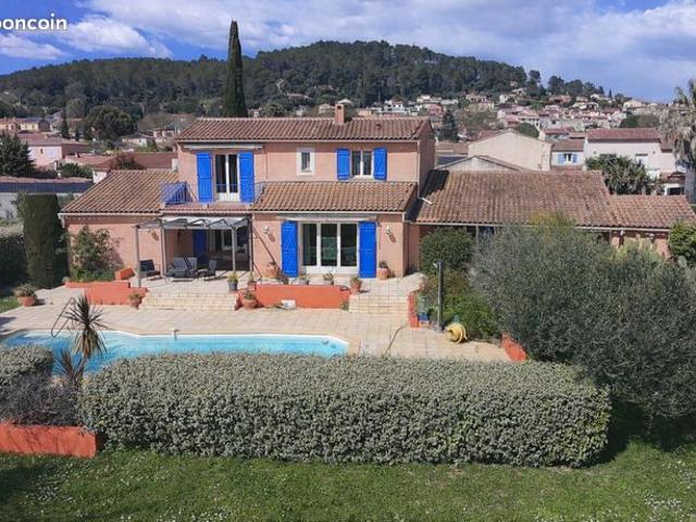 Propriété 6 pièces 195 m²