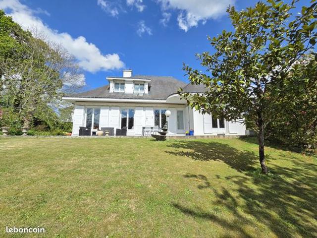 Propriété 6 pièces 195 m²