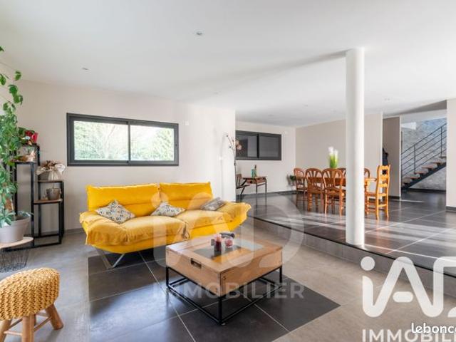 Propriété 6 pièces 195 m²
