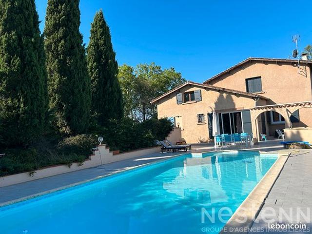 Propriété 6 pièces 198 m²