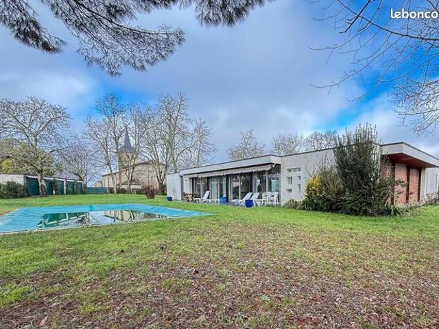 Propriété 6 pièces 199 m²