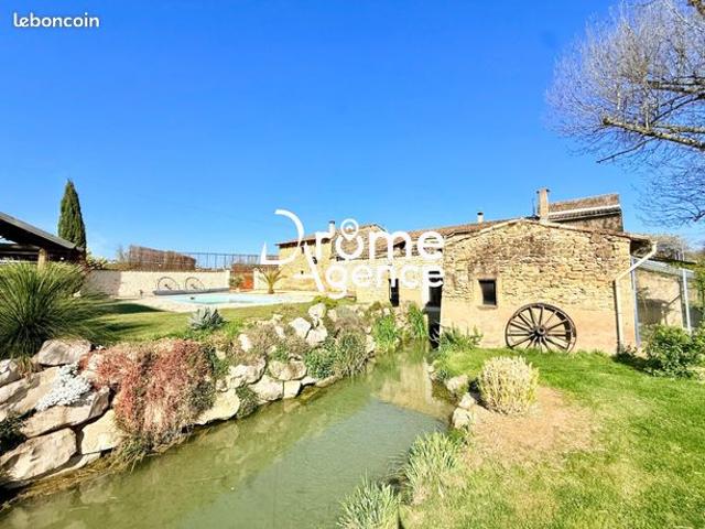 Propriété 6 pièces 199 m²