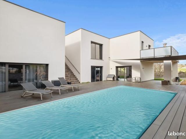 Propriété 6 pièces 190 m²