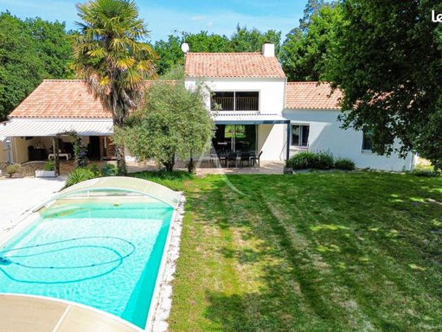 Propriété 6 pièces 190 m²