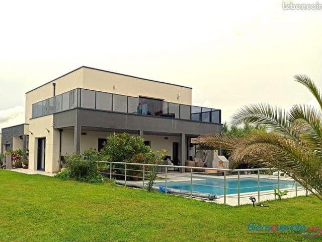 Propriété 6 pièces 192 m²