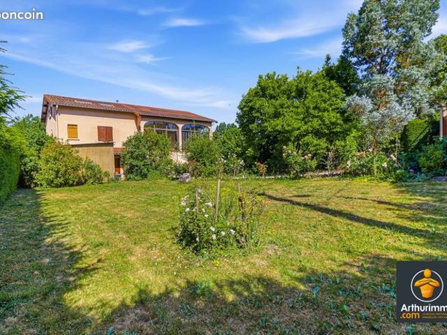 Propriété 6 pièces 193 m²