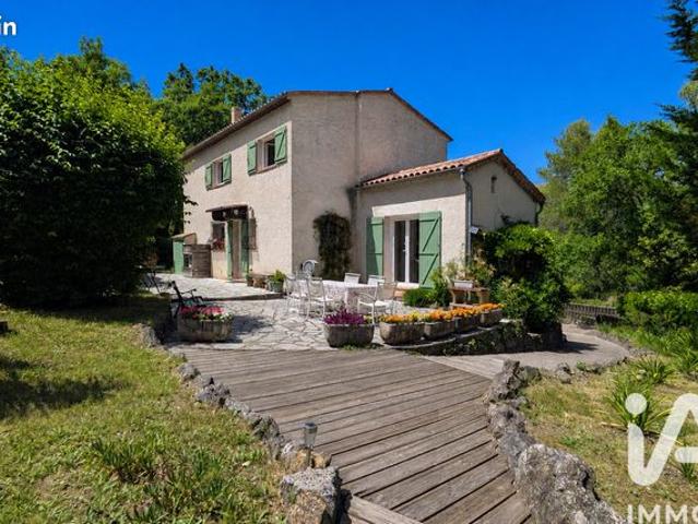 Propriété 6 pièces 193 m²