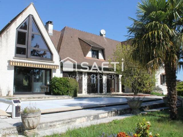 Propriété 6 pièces 204 m²