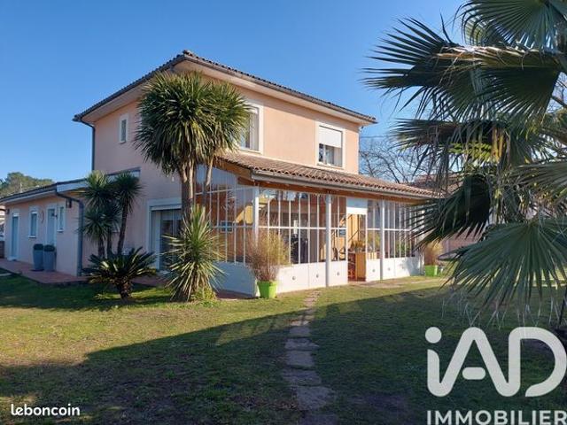 Propriété 6 pièces 204 m²