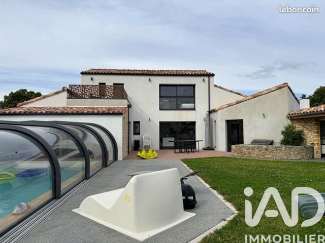 Propriété 6 pièces 204 m²