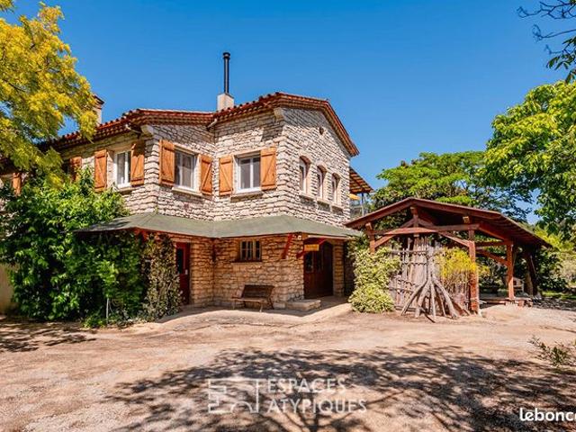 Propriété 6 pièces 205 m²