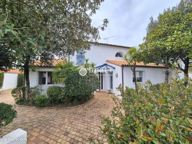 Propriété 6 pièces 205 m²