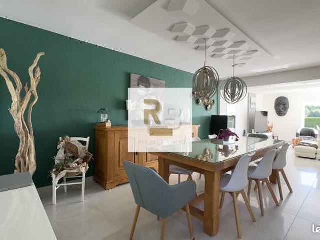 Propriété 6 pièces 205 m²