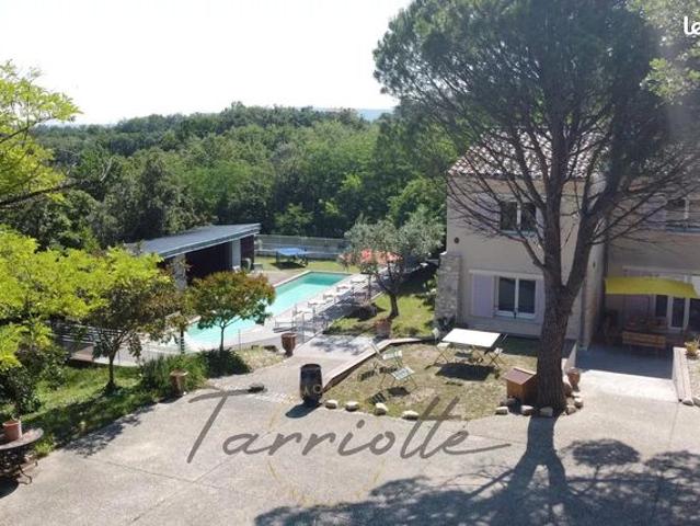 Propriété 6 pièces 205 m²