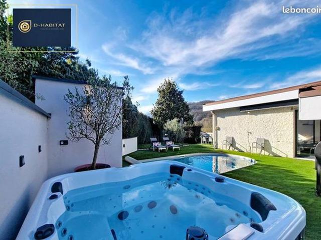 Propriété 6 pièces 206 m²