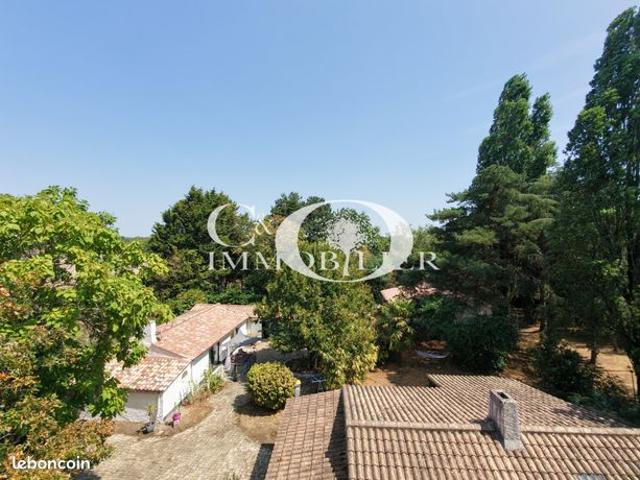 Propriété 6 pièces 206 m²