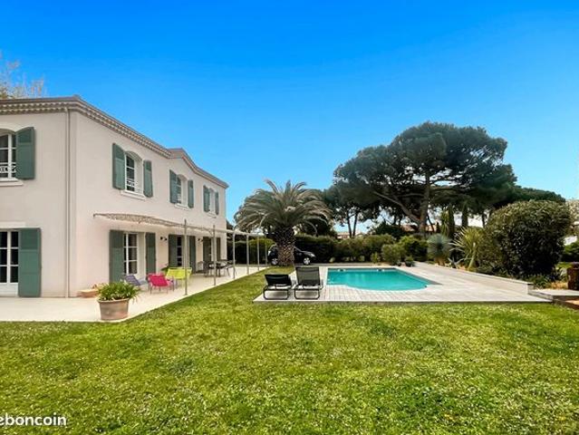 Propriété 6 pièces 207 m²