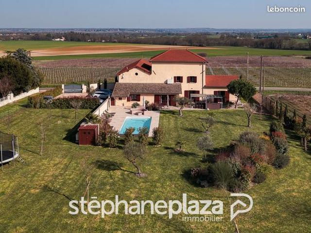 Propriété 6 pièces 208 m²