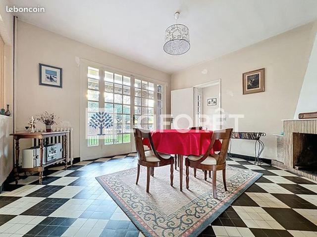 Propriété 6 pièces 209 m²