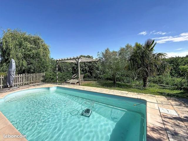 Propriété 6 pièces 200 m²