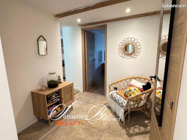 Propriété 6 pièces 200 m²
