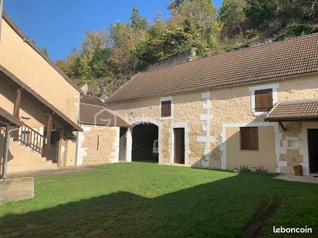 Propriété 6 pièces 200 m²