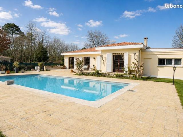 Propriété 6 pièces 200 m²