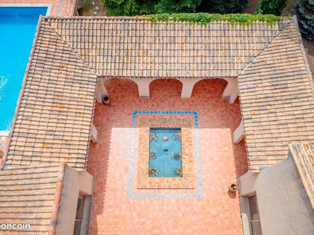 Propriété 6 pièces 200 m²