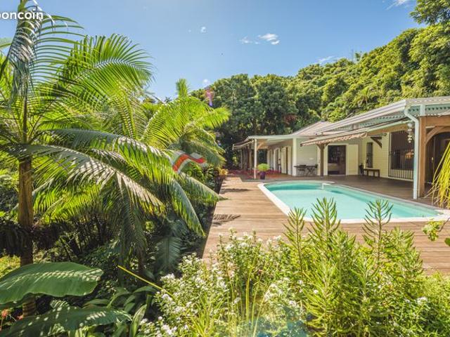 Propriété 6 pièces 200 m²