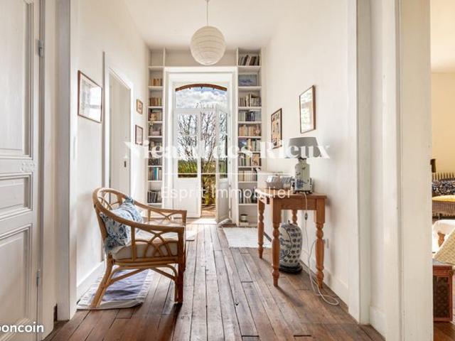 Propriété 6 pièces 200 m²