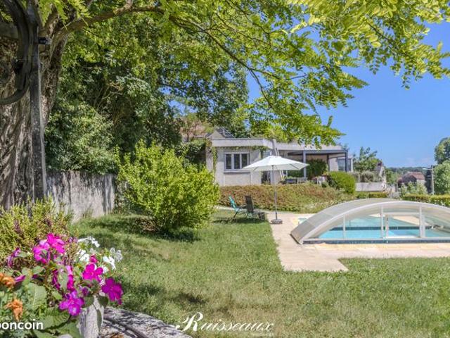 Propriété 6 pièces 200 m²