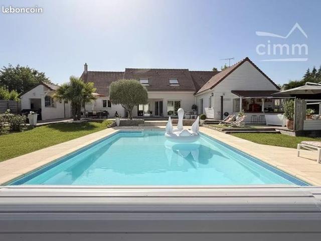 Propriété 6 pièces 200 m²