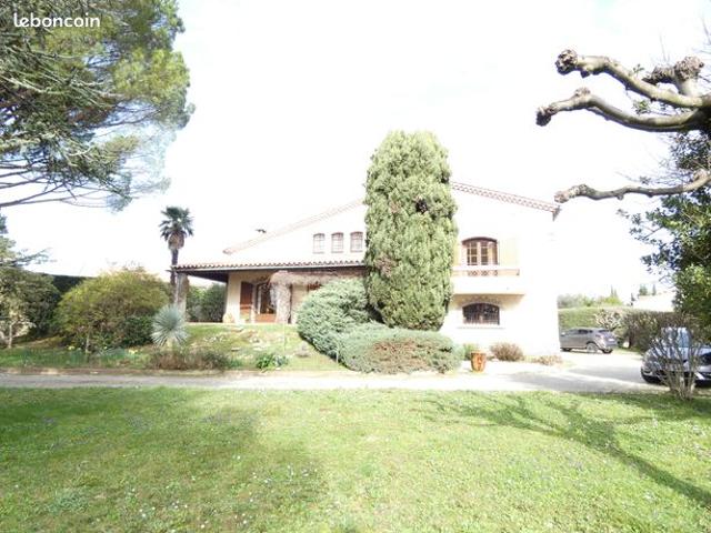 Propriété 6 pièces 200 m²