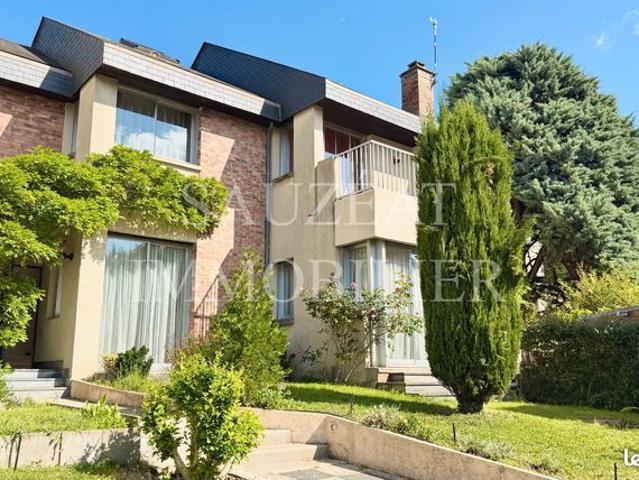 Propriété 6 pièces 200 m²