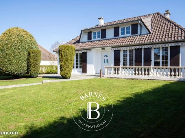 Propriété 6 pièces 201 m²