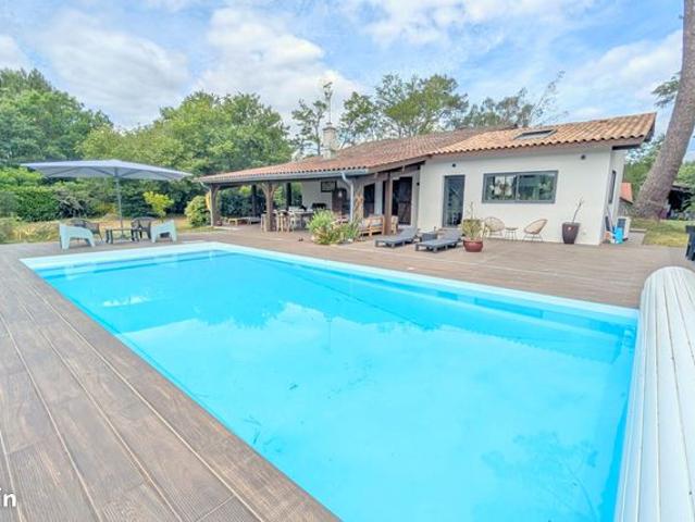 Propriété 6 pièces 201 m²