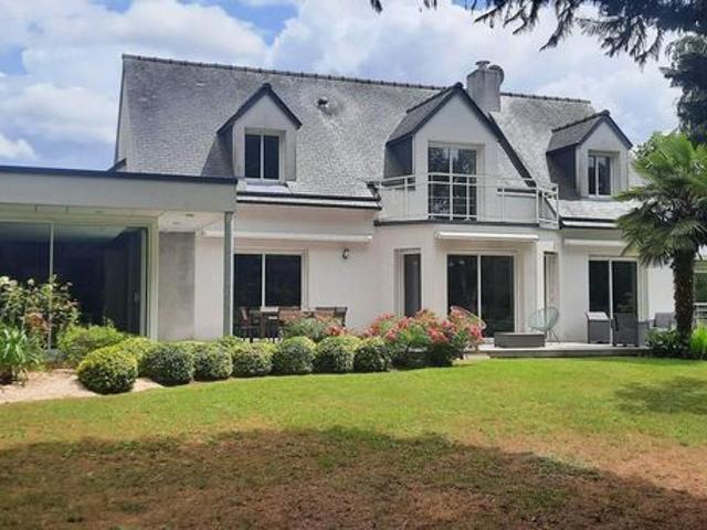 Propriété 6 pièces 201 m²