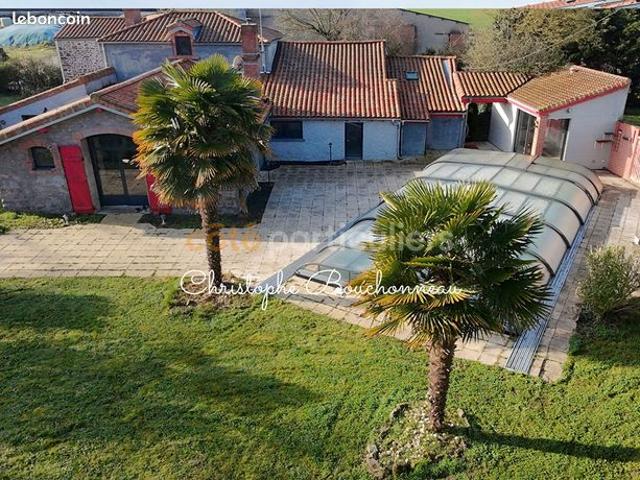 Propriété 6 pièces 202 m²